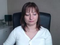 Close your eyes… My soft blonde hair brushes against your skin as I lean over you. My 75C curves press lightly against your back while my hands explore every inch of you, slow and warm at first… then firmer, making you gasp. My blue-green eyes lock on yours in the candlelight, half-angel, half-devil, deciding whether to spoil you… or tease you until you beg like in the best scenes of Fast & Furious – fast, intense, and unforgettable.