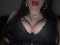 Ik ben een leuke spontane vrouw van 29 jaar oud. Ik heb lang blond / inmiddels bruin haar (over de schouders), blauwe ogen, Niet slank, niet dik ertussen in dus. Ik  heb een cup D en ik kom uit Utrecht waar ik vlakbij het centrum woon. Verder ben ik al een ruime tijd single.  Ik ben op zoek naar een beetje leuke spanning en avontuur. Heb je verder nog vragen, dan kan je altijd een berichtje sturen, dat zou ik leuk vinden. Xxx