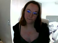 Ik ben een spontane dame die bijna niets te gek vind. Ik sta voor veel dingen open zolang we het samen maar gezellig hebben. Heb je een lekker verzoekje? vraag het me dan zeker.