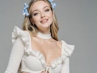 camgirl masturbating with vibrator AdelinaKael