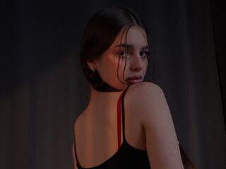 cam girl GertudeCova