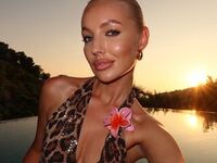 nude webcam girl photo Maiu