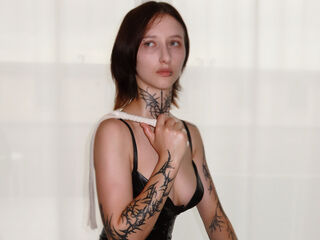 submission fetish show SkinnySelina