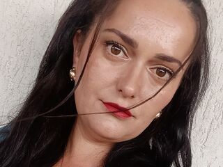 free webcam chatroom AmiraCeleste