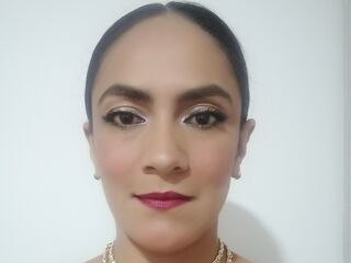 cam strip tease AntonellAdiosa