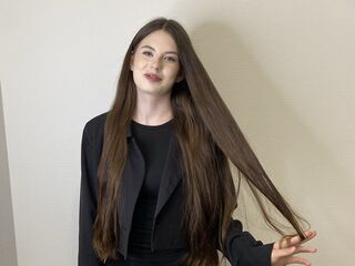 naughty camgirl fingering shaved pussy BrendaShabot