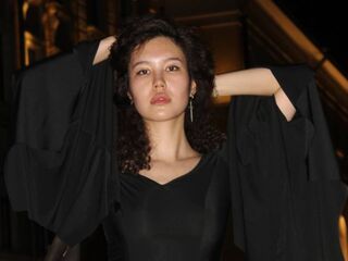 naked camgirl masturbating with dildo ClorindaNakagawa