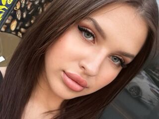 camgirl CoraLennox
