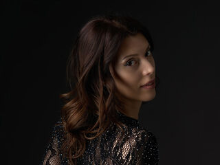 cam girl playing with dildo CorinaDaniela