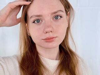 cam girl fingering CreolaMarn