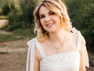 hot webcam DemetriceAkpan