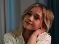 naked cam chatroom DorisCounsell