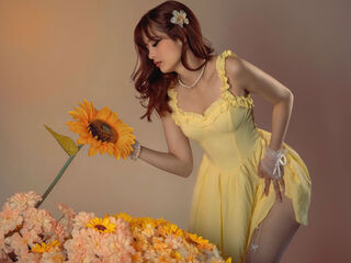 live webcam performer DulceBennet