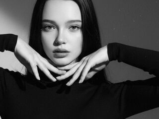 nude webcamgirl photo EllanCantin