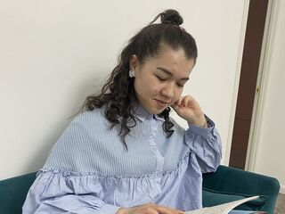 cam girl masturbating with sextoy EllyJames