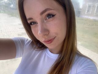 camwhore fingering shaved pussy ElowenStar