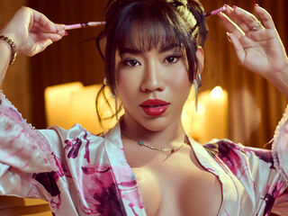 naughty camgirl masturbating with vibrator EvaParkert