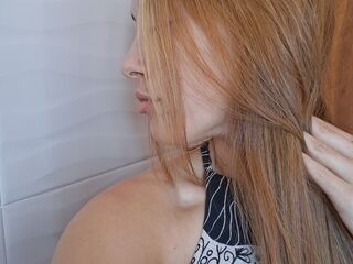 camwhore fingering shaved pussy FlorAnderson