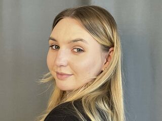 webcamgirl chat room FloraBrenden