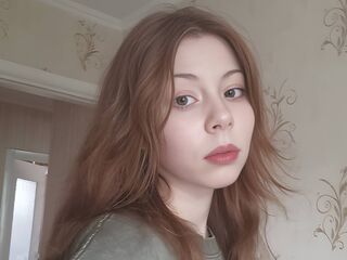 beautiful camgirl IsabellaHarein
