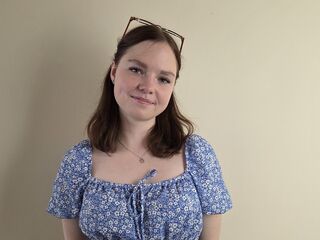 naughty camgirl fingering shaved pussy JeniferLi