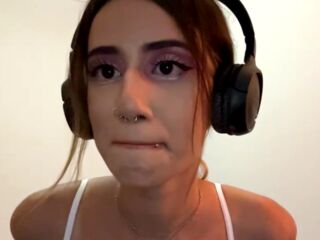 camgirl spreading pussy JulySapphire