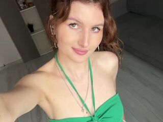 naked girl with webcam masturbating with sextoy KarmenZeinert