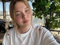 hot strip tease web cam KendallHennig