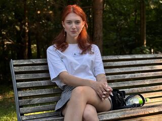 girl webcam show KiraBless