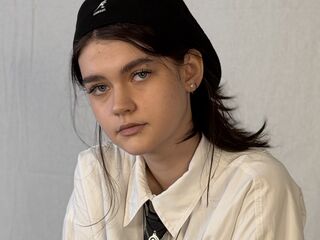 free hardcore porn cam LeannMolineaux