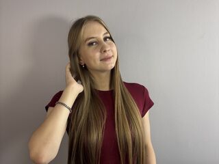 hot cam whore LeolaHunkins