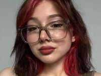 live webcam model LessyGrayce