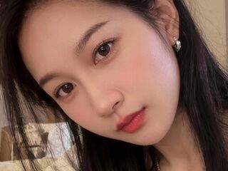 live webcam performer LilaMla