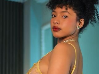 naked camgirl masturbating with vibrator LilitzRodriguezz