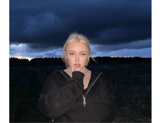 beautiful girl webcam LitaBloom