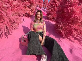 sexcam online LouveniaPranger