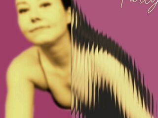 bedroom live webcam LucyLevatto