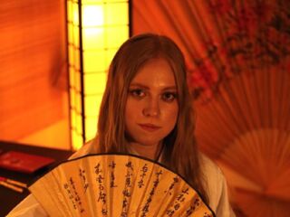 hot chatroom MandiKressierer