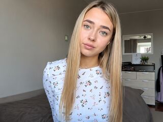 naked webcamgirl picture MarianaBrookman