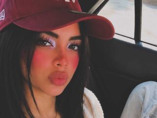 cam girl masturbating with vibrator MeliThompson