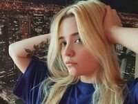 shaved pussy cam MonnieMoniz