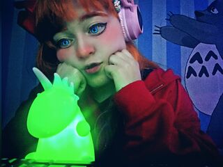 naked girl with webcam masturbating with dildo NahomiParker