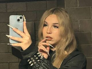 cam girl playing with sextoy NanciCamberos