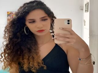 naked camgirl masturbating with dildo PattieWilson