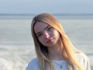camwhore fingering pussy RaguelMetenosky