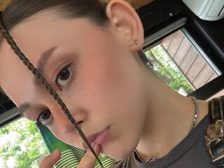 naughty cam girl masturbating RebbecaKennemer