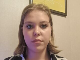 striptease SaturninaLeavitt