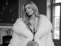 beautiful camgirl SerenaStar