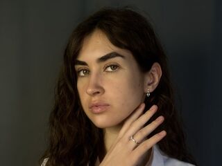 beautiful camgirl ShelaCurren