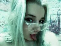 hot cam girl masturbating with dildo SunnivaBridgewat